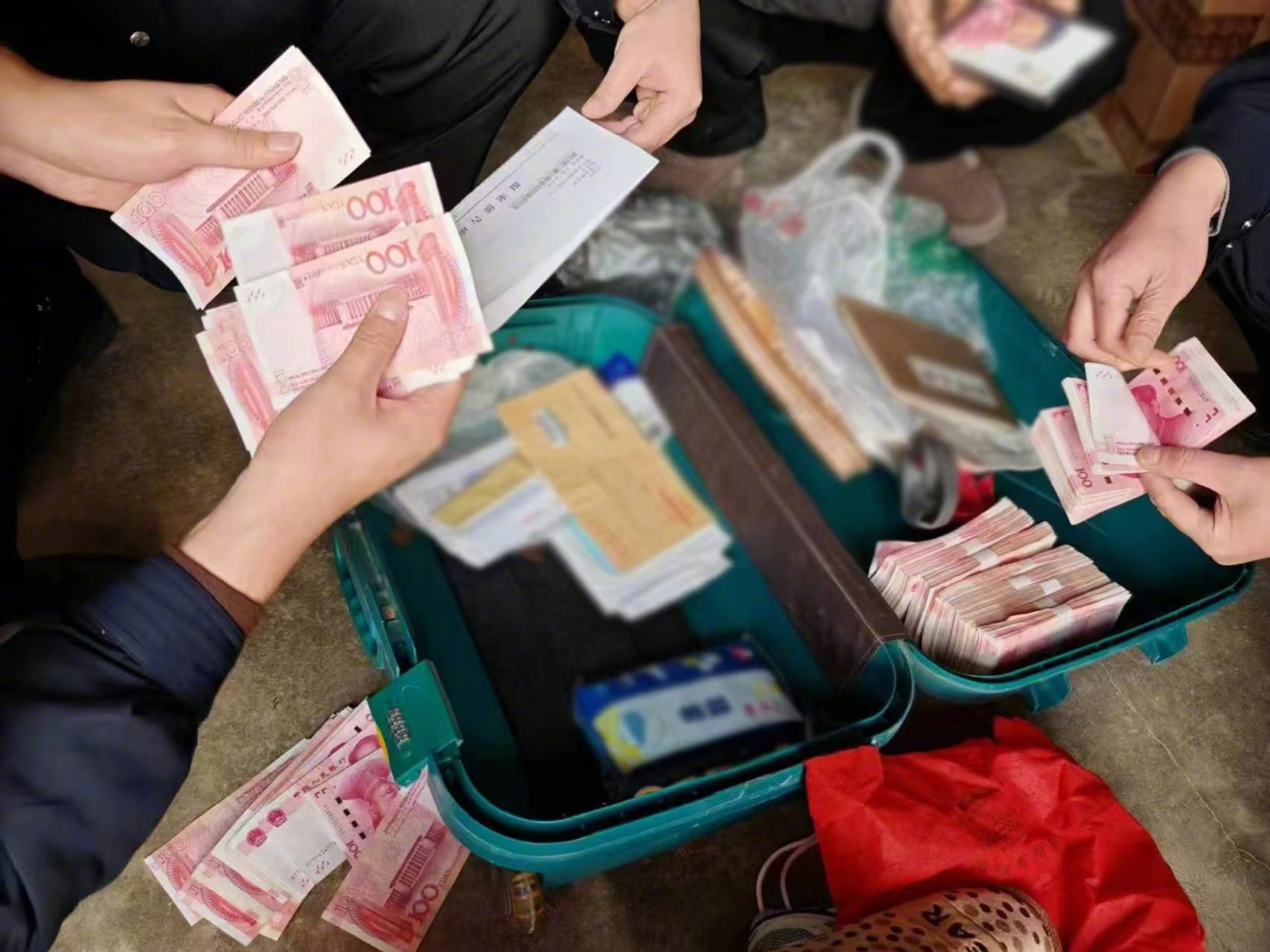 最新带现金几十万能过安检方法分析(最方便真实的携带现金过安检有具体规定吗方法)